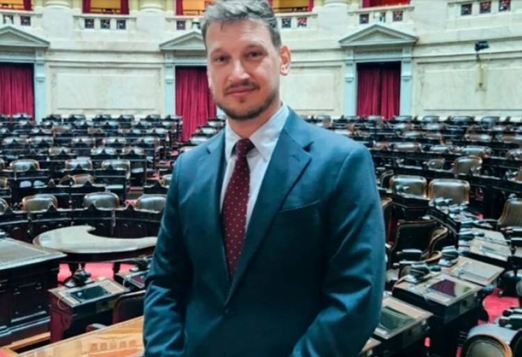 REVELARON UN CHAT ENTRE GERMÁN KICZKA Y UNA MUJER: "SI TE ME VOLVÉS A ACERCAR, TE DENUNCIO”