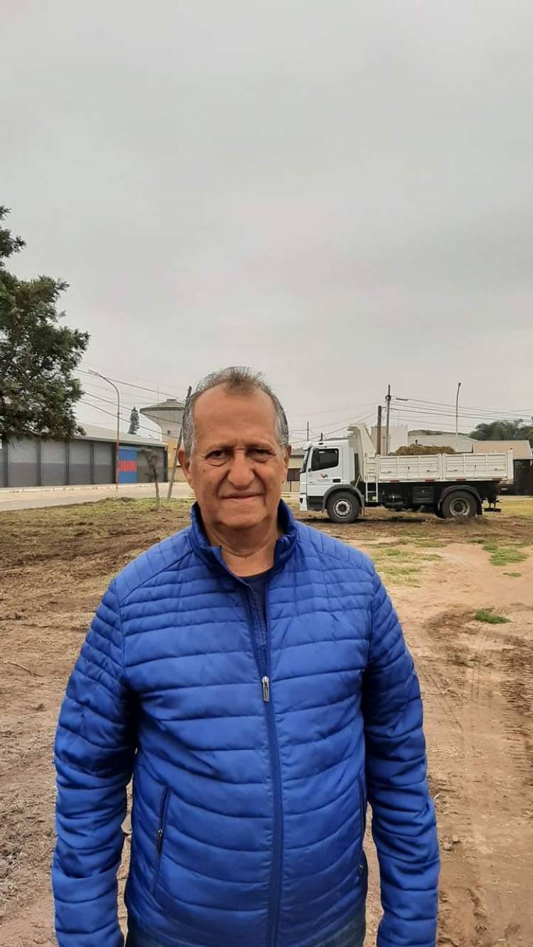 LA MUNICIPALIDAD DE VILLA ÁNGELA REALIZA TRABAJOS DE RELLENO Y COMPACTACIÓN EN CINCO CUADRAS DE LA CALLE PADRE DRASICH