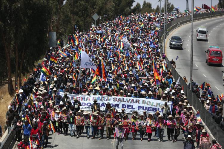 LA MARCHA DE EVO CONTRA ARCE LLEGÓ A LA PAZ