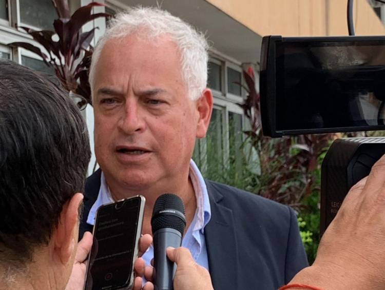 ”VAMOS A BUSCAR ALTERNATIVAS PARA ATENDER LA DEMANDA DE LA EMERGENCIA PORQUE NO VAN A DOBLEGAR AL GOBIERNO DE LEANDRO ZDERO” DIJO EL MINISTRO DOMÍNGUEZ