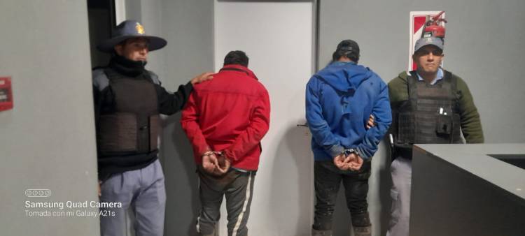 CUATRO SUJETOS FUERON ATRAPADOS DENTRO DE UN CAMPO AJENO CON ELEMENTOS DE FAENA