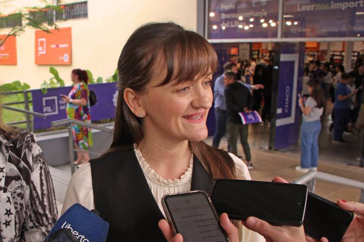 FERIA DEL LIBRO: LA VICEGOBERNADORA ENCABEZÓ EL CONVERSATORIO DEL PROGRAMA FORTALEZA EN ABORDAJE PARA CONSUMOS PROBLEMÁTICOS