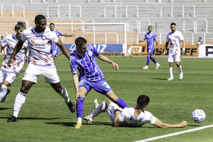 SAN LORENZO ERRÓ UN PENAL INCREÍBLE Y EMPATÓ 1 A 1 EN MENDOZA