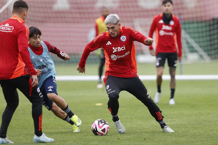 POLÉMICA EN CHILE CON CARLOS PALACIOS, EL DELANTERO QUE QUIERE BOCA
