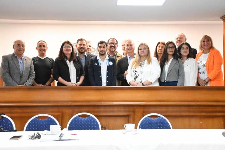 LA LEGISLATURA RECONOCIÓ A LOS DEPORTISTAS PARALÍMPICOS ÁNGEL DELDO Y DANIELA GIMÉNEZ POR SU COMPROMISO Y LABOR