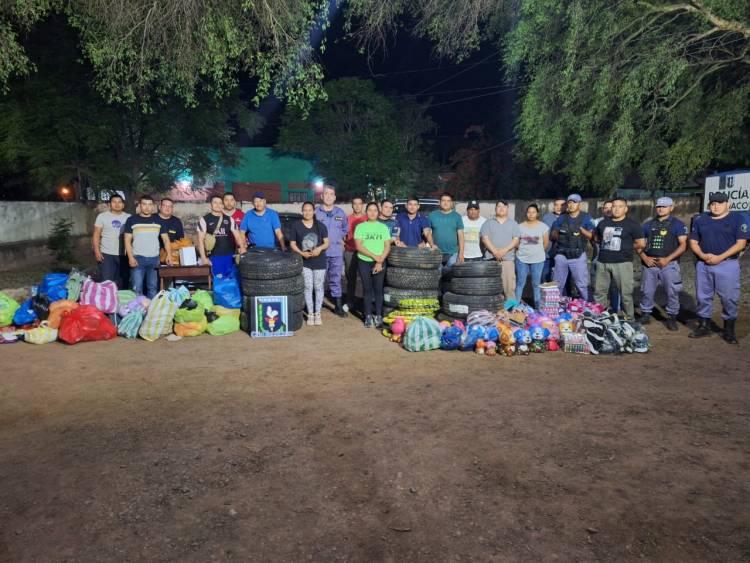 DE CINCO AUTOS CONTROLADOS DOS EXCEDÍAN EL PERMITIDO DE MERCADERIA