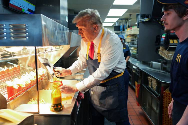 EE.UU.: HARRIS CUMPLIÓ AÑOS MIENTRAS TRUMP SE MOSTRÓ EN MCDONALD´S