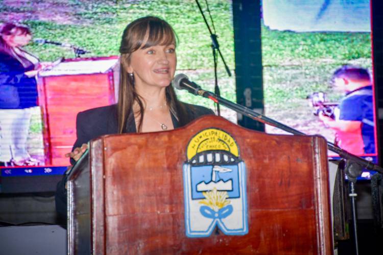 LA VICEGOBERNADORA SCHNEIDER ACOMPAÑÓ EL 33° ANIVERSARIO DE PUERTO EVA PERÓN