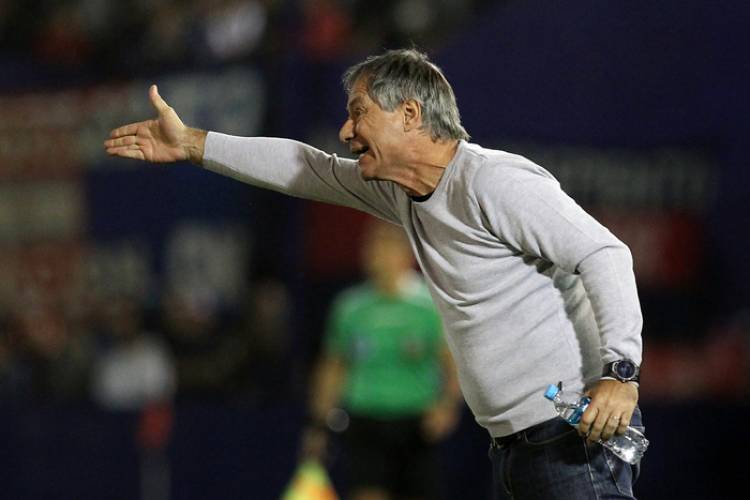 ROSARIO CENTRAL DESPIDIÓ A LEQUI Y ANUNCIÓ LA LLEGADA DE ARIEL HOLAN