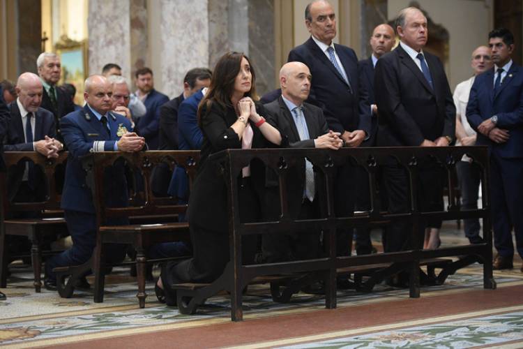 FRENTE A VILLARRUEL, EL OBISPO OJEA RECONOCIÓ EL “INMENSO VALOR DE LA DIPLOMACIA”