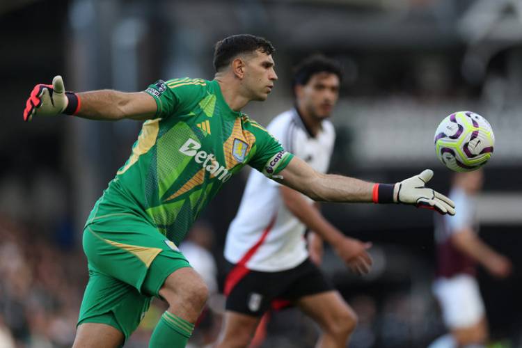 PREMIER LEAGUE: EL LIVERPOOL DEFIENDE LA CIMA ANTE ASTON VILLA