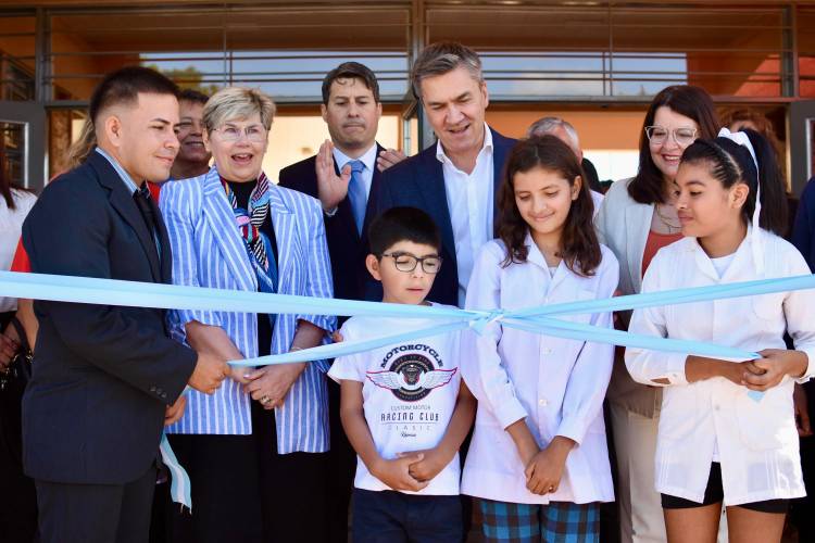 MACHAGAI: EL GOBERNADOR ZDERO INAUGURÓ LA ESCUELA ESPECIAL Nº 35, REAFIRMANDO SU COMPROMISO CON LA INCLUSIÓN