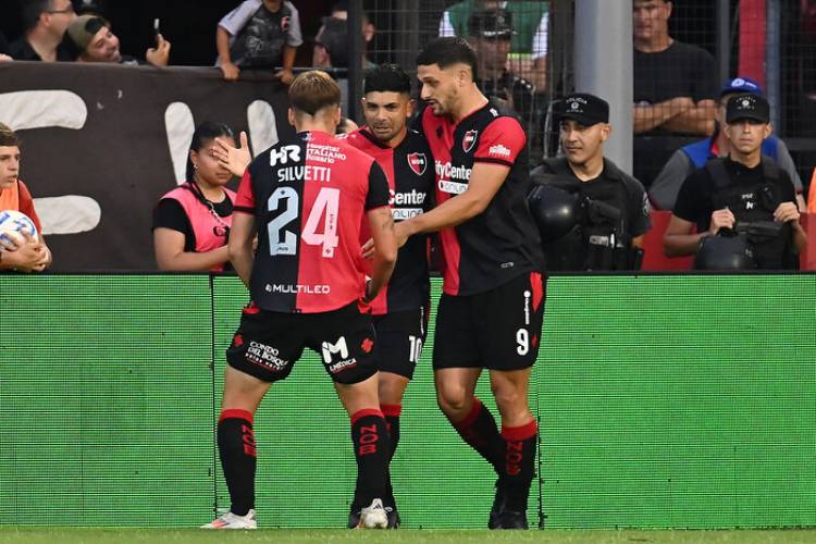 LIGA PROFESIONAL: NEWELL'S SUPERÓ A INDEPENDIENTE EN EL COLOSO