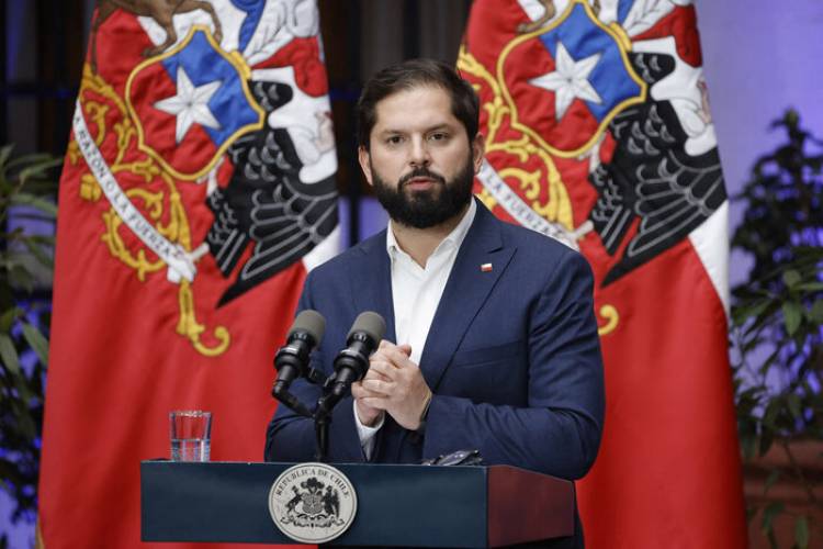 CHILE: BORIC FUE DENUNCIADO POR PRESUNTO ACOSO SEXUAL