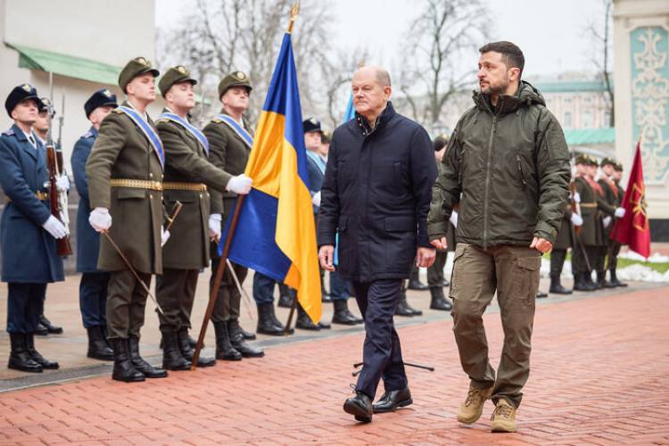 SCHOLZ REAFIRMA SU APOYO A UCRANIA CON UN NUEVO PAQUETE DE AYUDA MILITAR