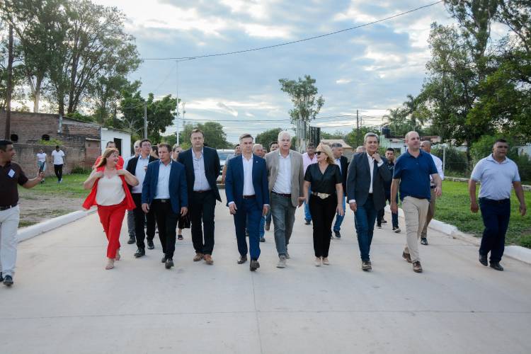 CON MÚLTIPLPES INAUGURACIONES Y AYUDAS, EL GOBERNADOR ZDERO CELEBRÓ EL 140° ANIVERSARIO DE PRESIDENCIA ROCA