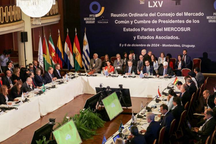 DESPUÉS DE INSULTARLOS EN LA CPAC, MILEI SE ENCONTRARÁ CON LOS PRESIDENTES DE LA REGIÓN EN LA CUMBRE DEL MERCOSUR