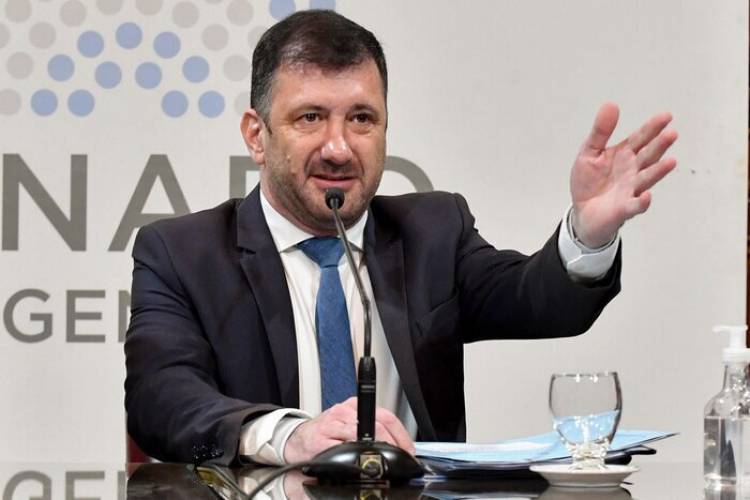 PARA SALVAR A KUEIDER, EL OFICIALISMO PIDIÓ TRATAR LA SUSPENSIÓN DE PARRILLI 