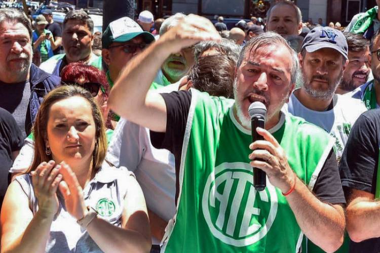 EL GOBIERNO CONVOCÓ DE "URGENCIA" A LA PARITARIA CON LOS GREMIOS ESTATALES