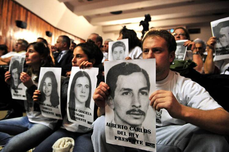 LA JUSTICIA LE DA LA ESPALDA A LA AGENDA DE LESA HUMANIDAD
