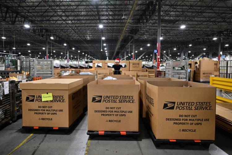 MÁS DE 1.000 MILLONES DE PAQUETES CHINOS AFECTADOS POR LAS RESTRICCIONES ESTADOUNIDENSES