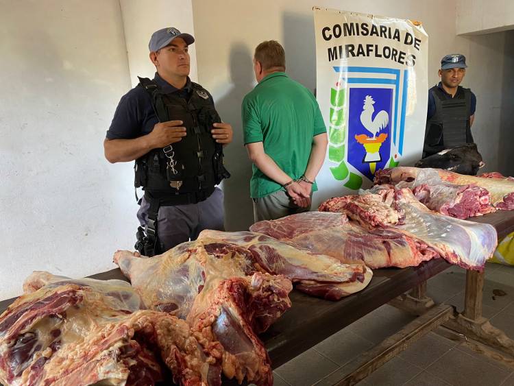 DEMORARON A UN HOMBRE CON MÁS DE 100 KILOS DE CARNE FAENADA