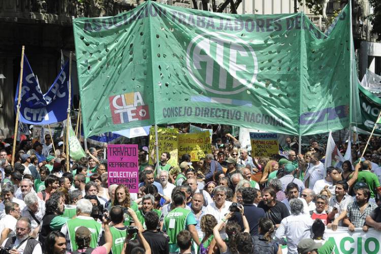 TRABAJADORES ESTATALES MARCHAN CONTRA EL DESGUACE DE CAPITAL HUMANO