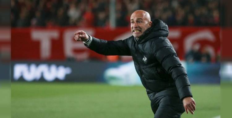 SEBASTIÁN DOMÍNGUEZ DEJÓ DE SER EL DT DE VÉLEZ: SEBASTIÁN MÉNDEZ PICA EN PUNTA PARA REEMPLAZARLO