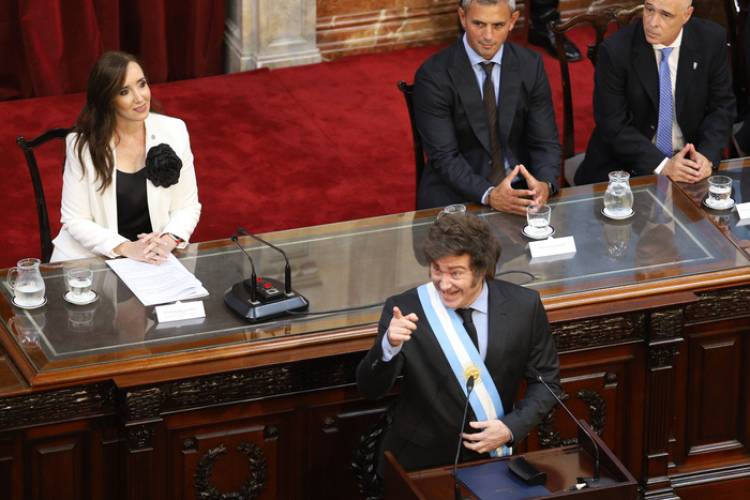 CON AXEL KICILLOF COMO ENEMIGO, JAVIER MILEI APUESTA AL PUNITIVISMO PARA GANAR LA AGENDA