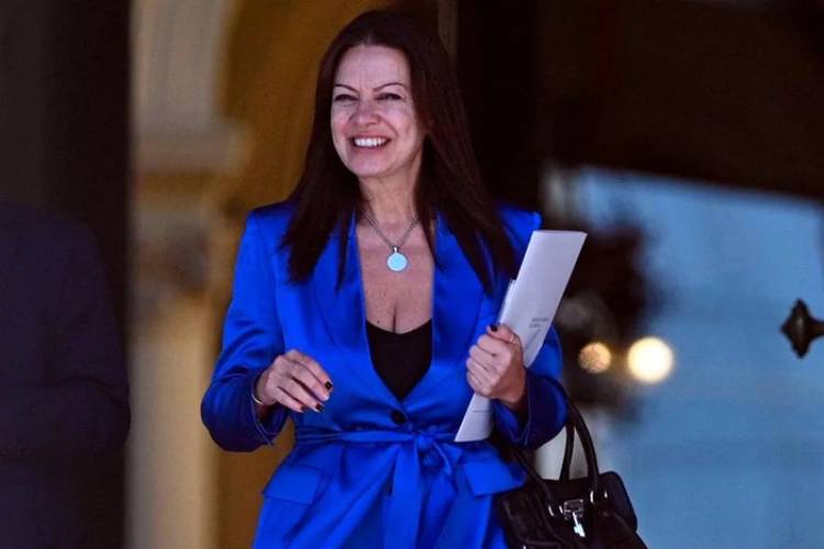 LA MOTOSIERRA DE SANDRA PETTOVELLO Y EL DESGUACE DE LA ASISTENCIA SOCIAL