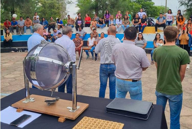 CHOROTIS: 20 FAMILIAS FUERON BENEFICIADAS EN EL SORTEO DE VIVIENDAS