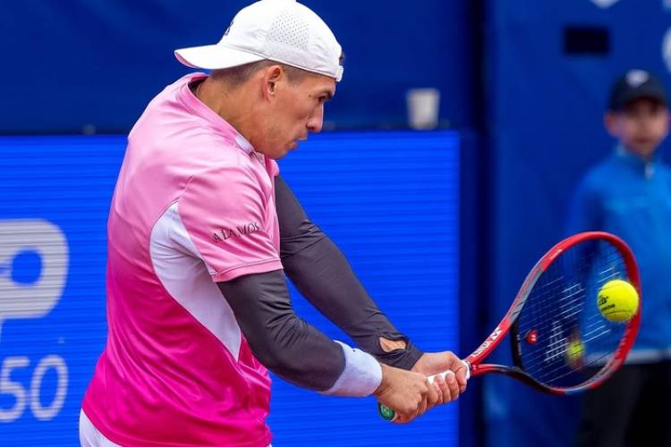 SEBASTIÁN BÁEZ, SIN BROCHE PARA UN POSITIVO INICIO EN LA GIRA EUROPEA