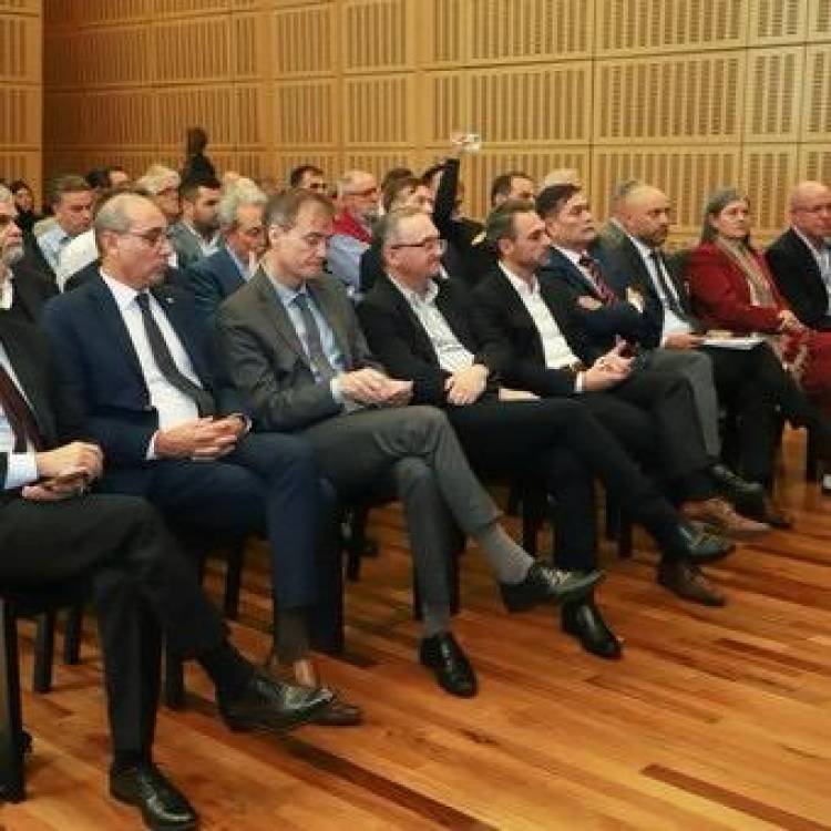 BS. AS: CHACO PRESENTE EN LA MESA DE DIÁLOGO PARA LA PRIVATIZACIÓN DE LA HIDROVÍA