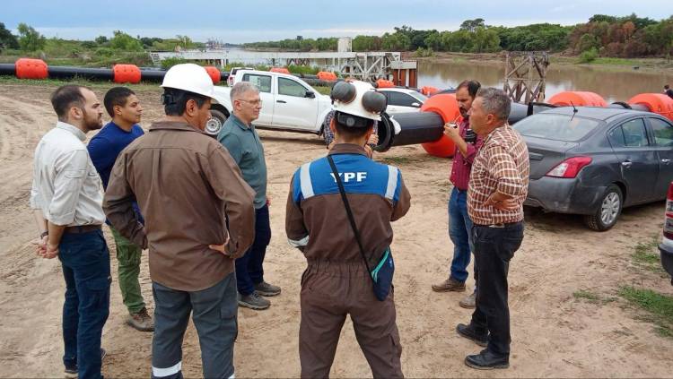 RIACHO BARRANQUERAS: EQUIPOS TÉCNICOS DE LA APA SUPERVISARON TAREAS DE DRAGADO EN LA ZONA DEL MUELLE DE YPF