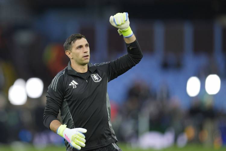 PREMIER LEAGUE: DUELO CRUCIAL ENTRE EL CITY Y EL ASTON VILLA DEL "DIBU"