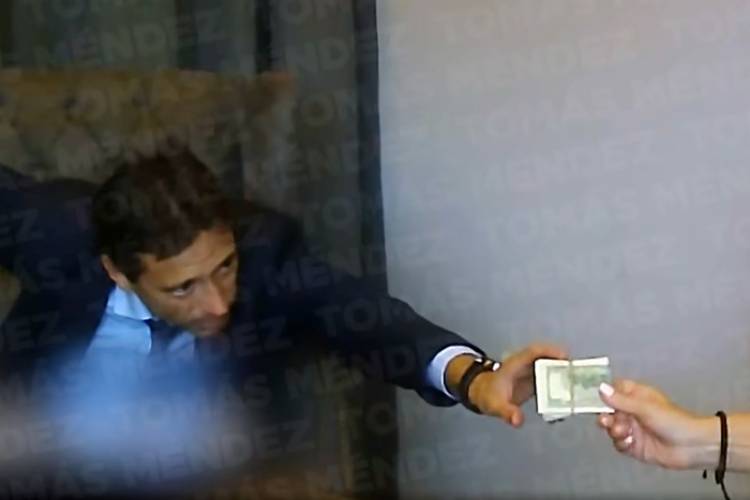HABLÓ LA MUJER QUE LE DIO LOS 25 MIL DÓLARES A MORETTI: "HICE UNA DONACIÓN Y VOY A HACER OTRA"