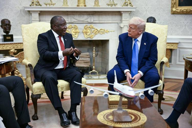 TRUMP DENUNCIÓ SIN PRUEBAS ANTE RAMAPHOSA UN "GENOCIDIO" CONTRA LOS BLANCOS EN SUDÁFRICA