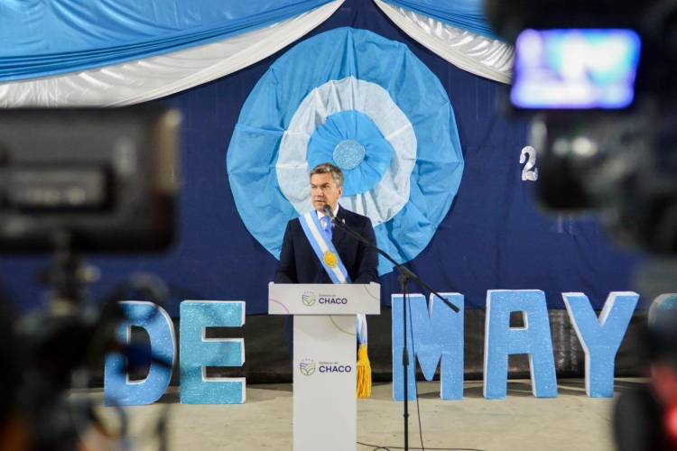 BASAIL: EL GOBERNADOR ZDERO ENCABEZÓ EL ACTO CENTRAL POR EL 215° ANIVERSARIO DE LA REVOLUCIÓN DE MAYO
