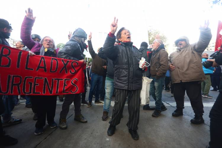 LAS PROTESTAS QUE CRECEN POR ABAJO CONTRA EL AJUSTE DE MILEI SE UNIFICARÁN FRENTE AL CONGRESO
