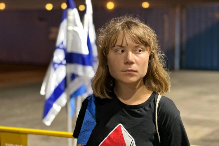 TRAS INTERCEPTAR EL BARCO CON AYUDA HUMANITARIA PARA GAZA, ISRAEL DEPORTÓ A GRETA THUNBERG 