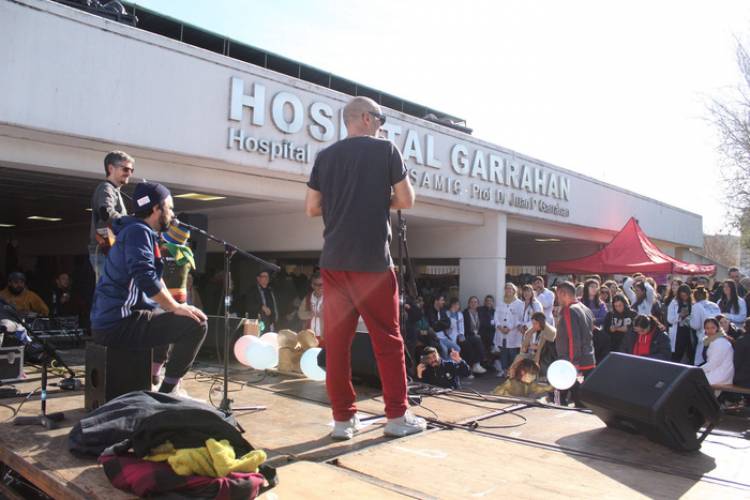 LOS TRABAJADORES DEL GARRAHAN REALIZARON UN NUEVO PARO Y EL GOBIERNO REDOBLÓ SU OFENSIVA