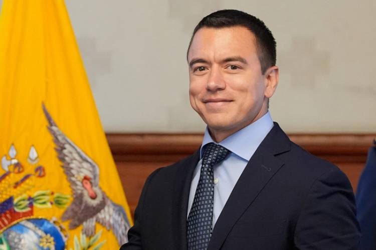 ECUADOR: NOBOA IMPULSA LA INSTALACIÓN DE BASES MILITARES EXTRANJERAS