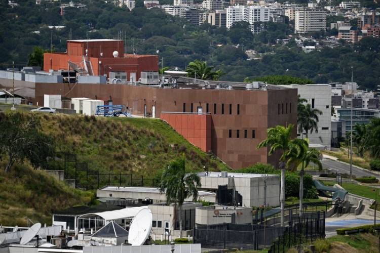 VENEZUELA DENUNCIA UN COMPLOT PARA ATACAR LA EMBAJADA DE ESTADOS UNIDOS