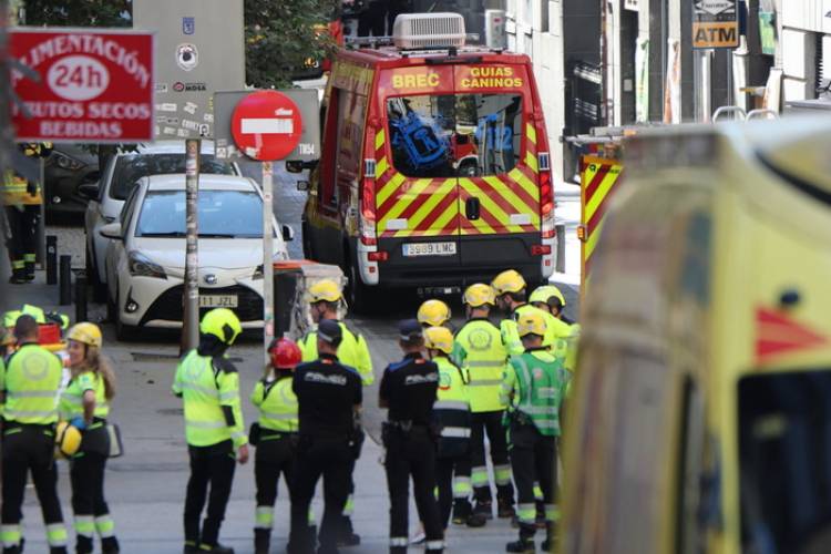 SE DERRUMBÓ UN EDIFICIO EN OBRA EN MADRID: AL MENOS DIEZ HERIDOS