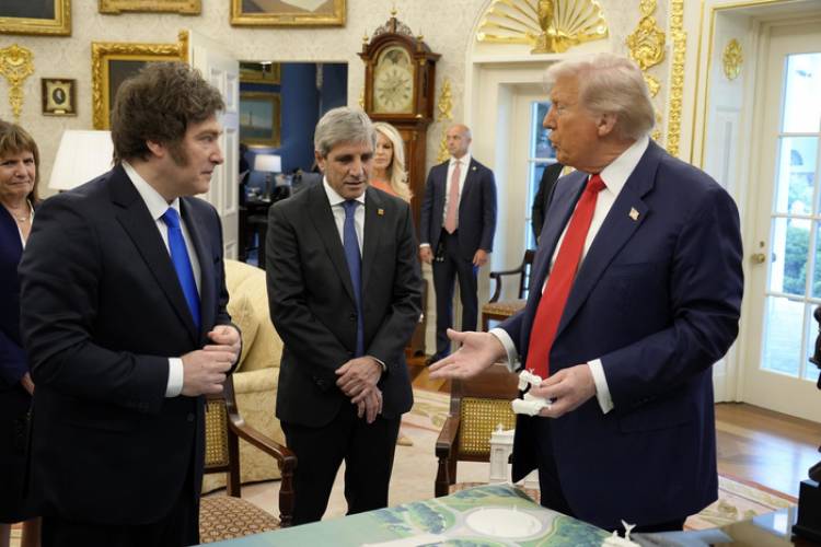 TRUMP Y BESSENT FESTEJARON LA VICTORIA QUE FINANCIARON
