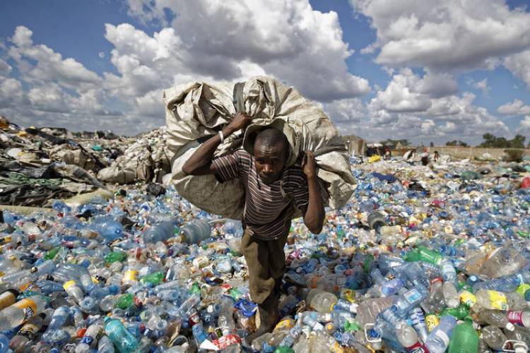 POR UNA ECONOMÍA BASADA EN EL RECICLAJE