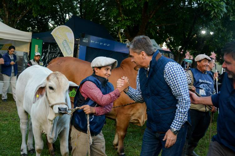 EXPO BRANGUS Y BRAHMAN: EL GOBERNADOR ZDERO RATIFICÓ EL ACOMPAÑAMIENTO AL CAMPO “ES EL MOTOR DEL CHACO Y DE LA ARGENTINA”