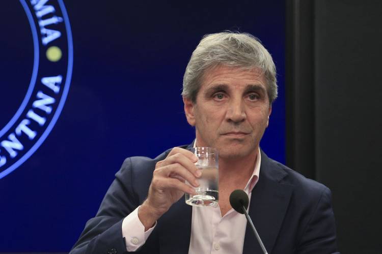 EL GOBIERNO LE PAGA 822 MILLONES DE DÓLARES AL FMI