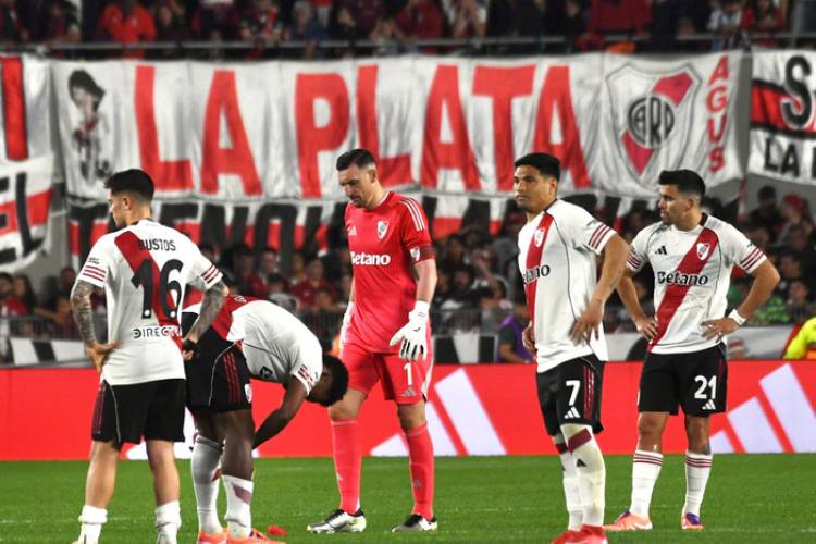 CON LA DERROTA ANTE GIMNASIA, RIVER QUEDÓ RECALCULANDO