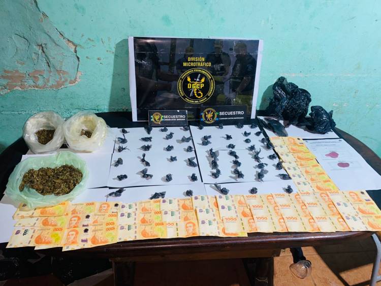 ALLANAMIENTO EN BARRANQUERAS: DETUVIERON A UN MUJER CON VARIAS BOCHITAS DE MARIHUANA Y DINERO EN EFECTIVO